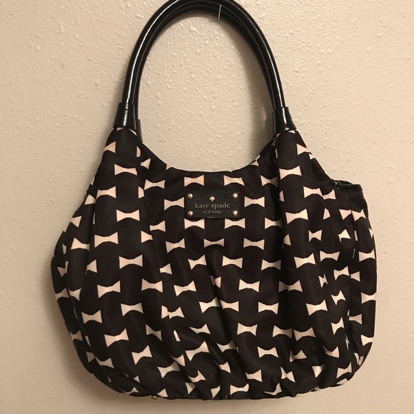 kate spade Handbags - Kate spade bow print handbag